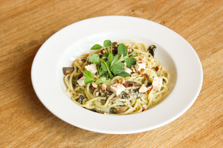 Паста с песто и грибами