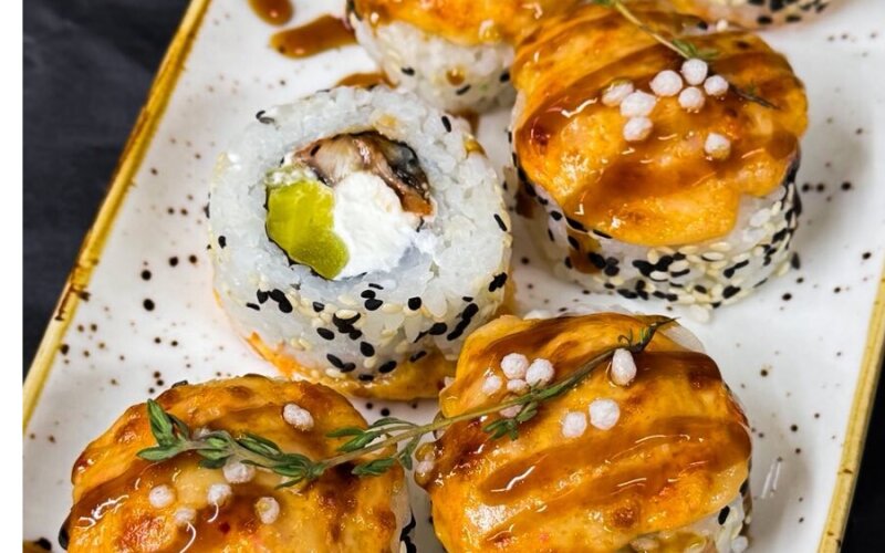 Запеченный ролл с угрем