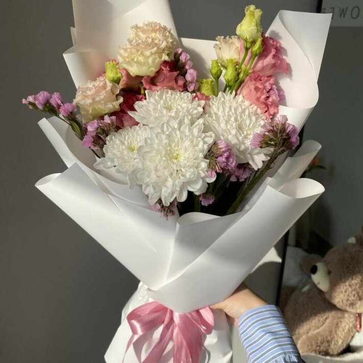 Букет с эустомой