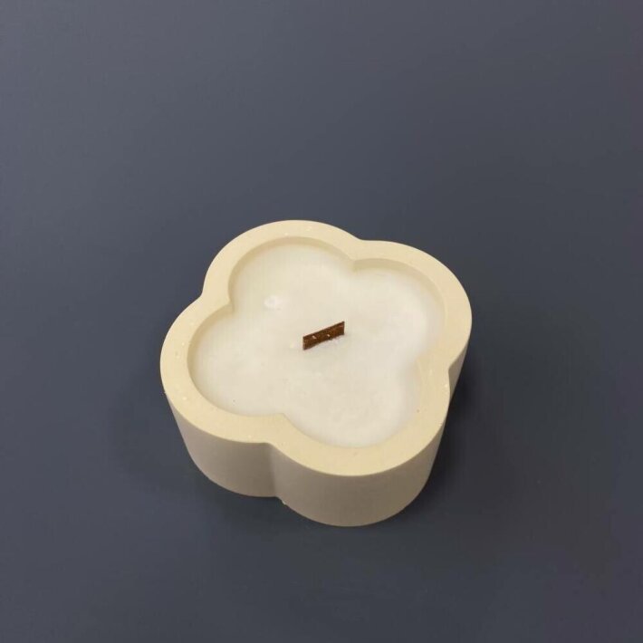 Аромасвеча «Морская соль и орхидея»