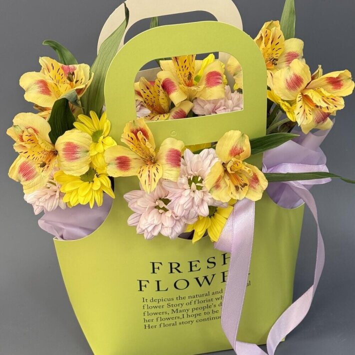 Цветы в сумочке Fresh Flowers