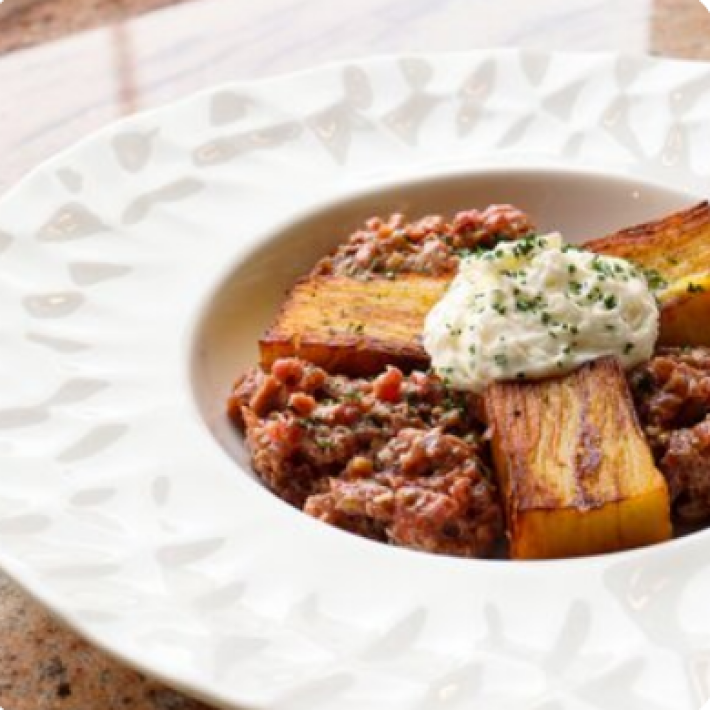 Тартар из говядины с картофельным гратеном