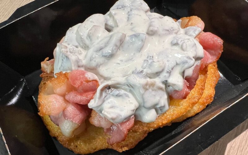 Хашбраун с грибами и беконом