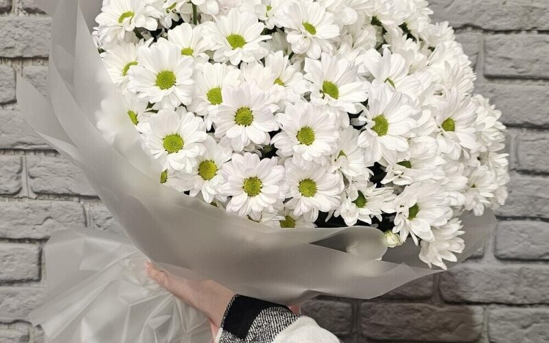 Букет ромашек примерно 151 штука