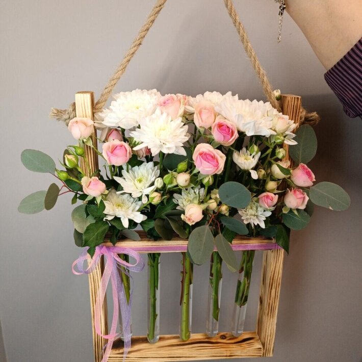 Композиция в рамке с колбами «Нежный поцелуй»