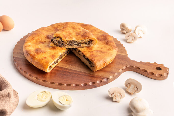 Пирог с грибами и яйцом