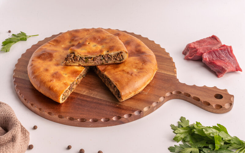 Пирог с говядиной и зеленью