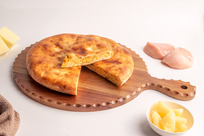 Пирог с курицей и ананасом