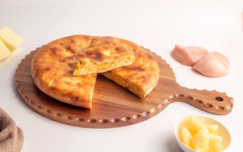 Пирог с курицей и ананасом