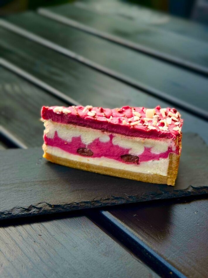 Чизкейк «Малиновый взрыв»