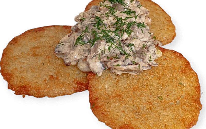 Драники с мачанкой