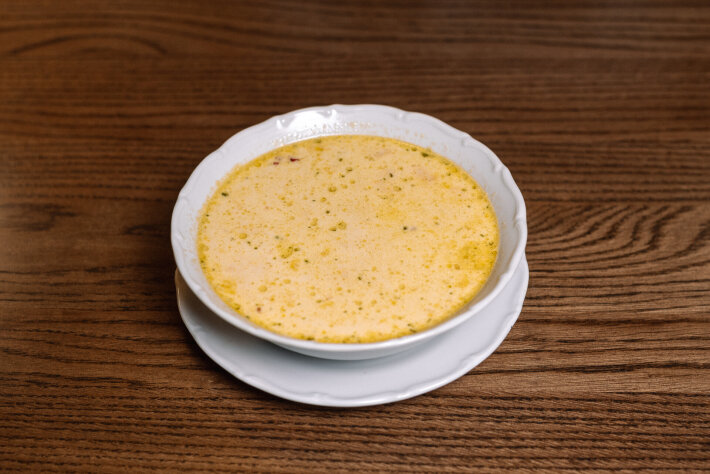 Фирменный чаудер с беконом и сыром