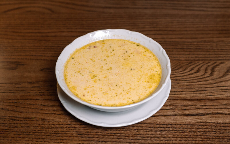 Фирменный чаудер с беконом и сыром