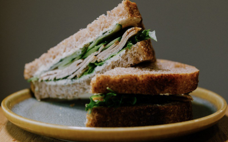 Сэндвич с индейкой на тартине