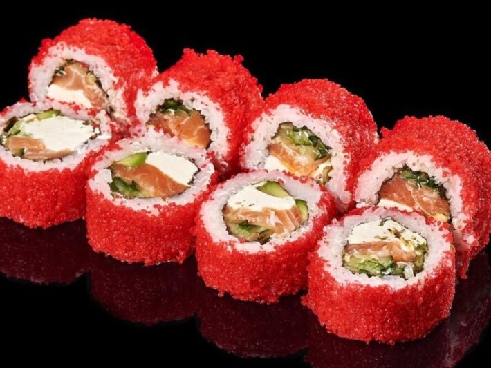 Ролл «Калифорния с лососем»