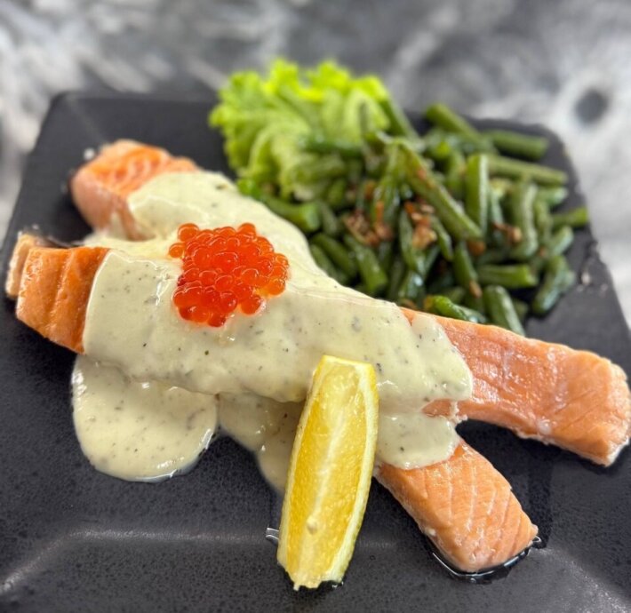 Лосось со стручковой фасолью