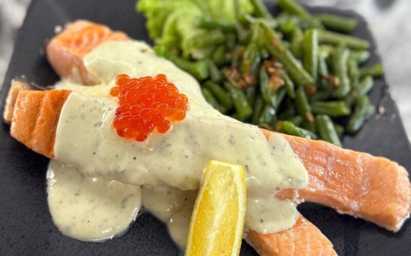 Лосось со стручковой фасолью