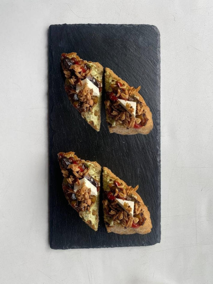 Брускетта с овощами гриль