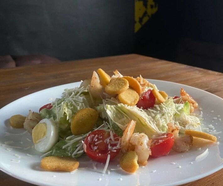 Салат «Цезарь с курицей»