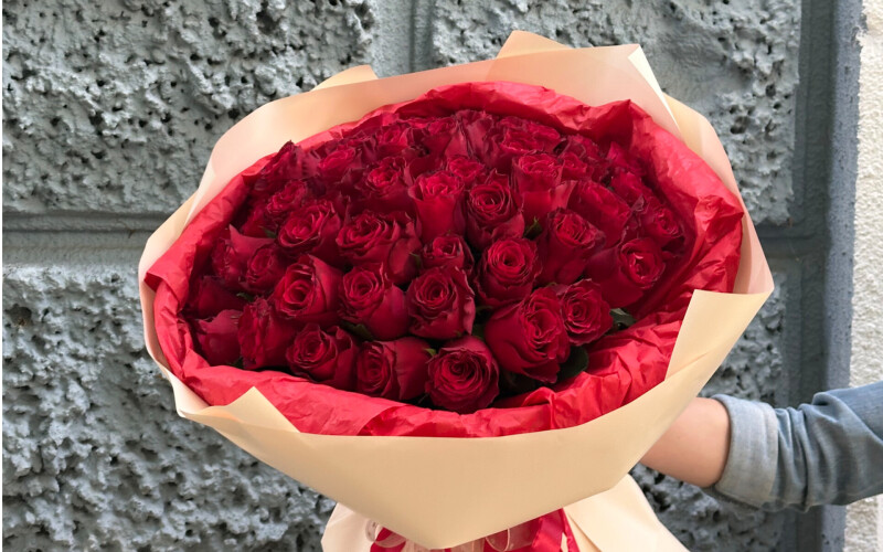 Букет из 51 красной розы