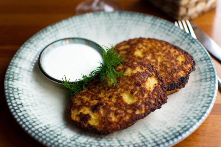 Колдуны картофельные с мясом и соусом «Ветчинным»