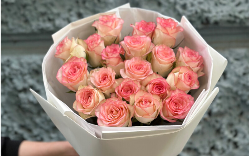 Букет из 19 роз Джумилия