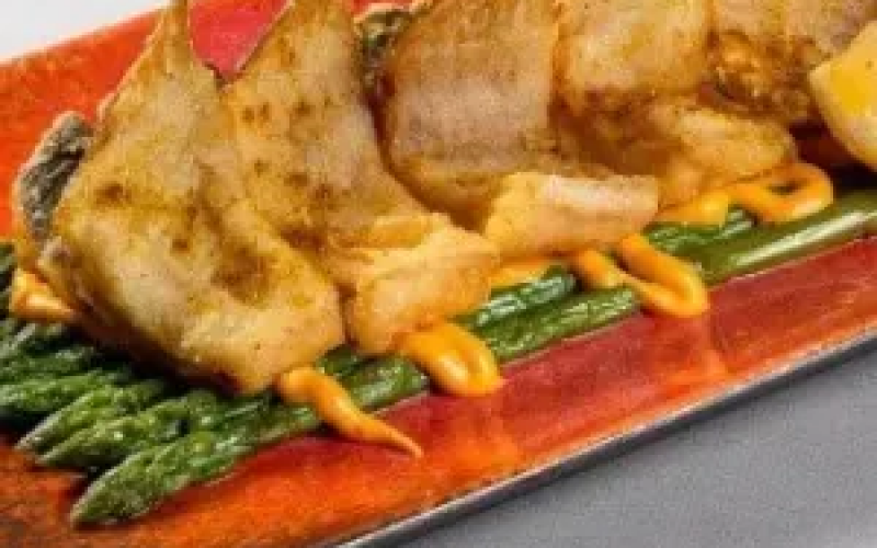 Камбала карри со спаржей