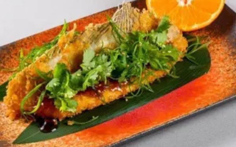 Камбала с зеленью