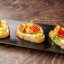 Брускетты с тигровыми креветками