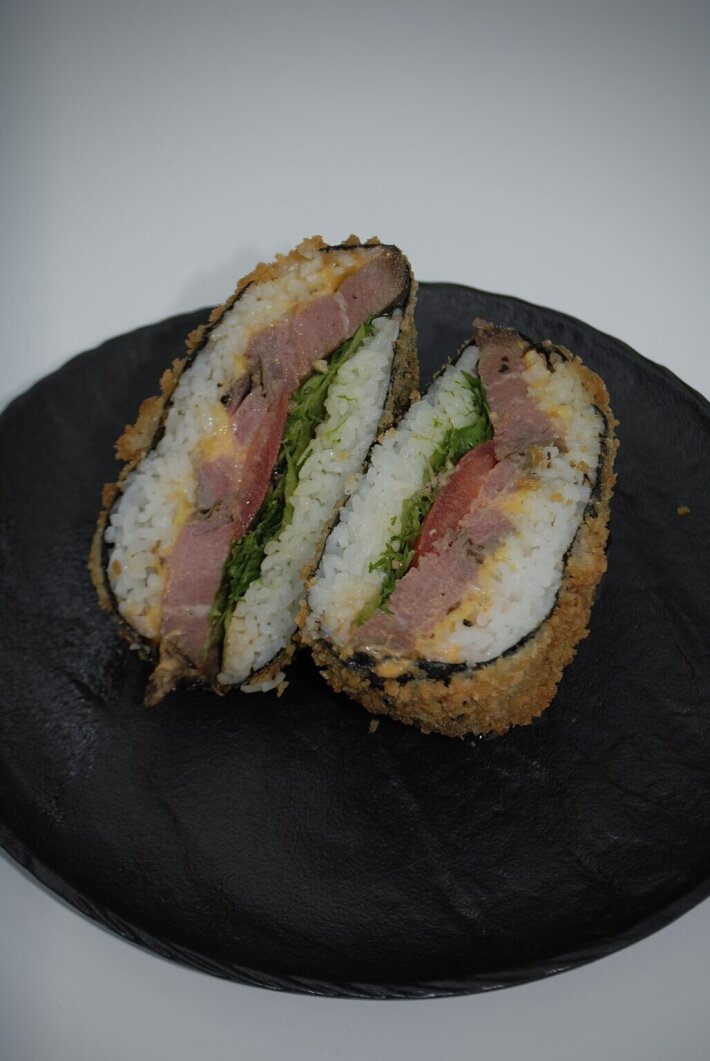 Суши бургер с говядиной