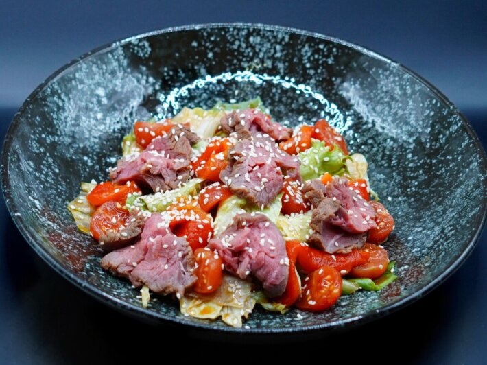 Салат с ростбифом