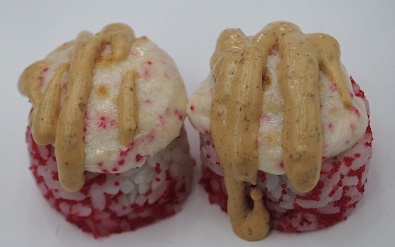 Запеченный ролл с лососем «Татаки»