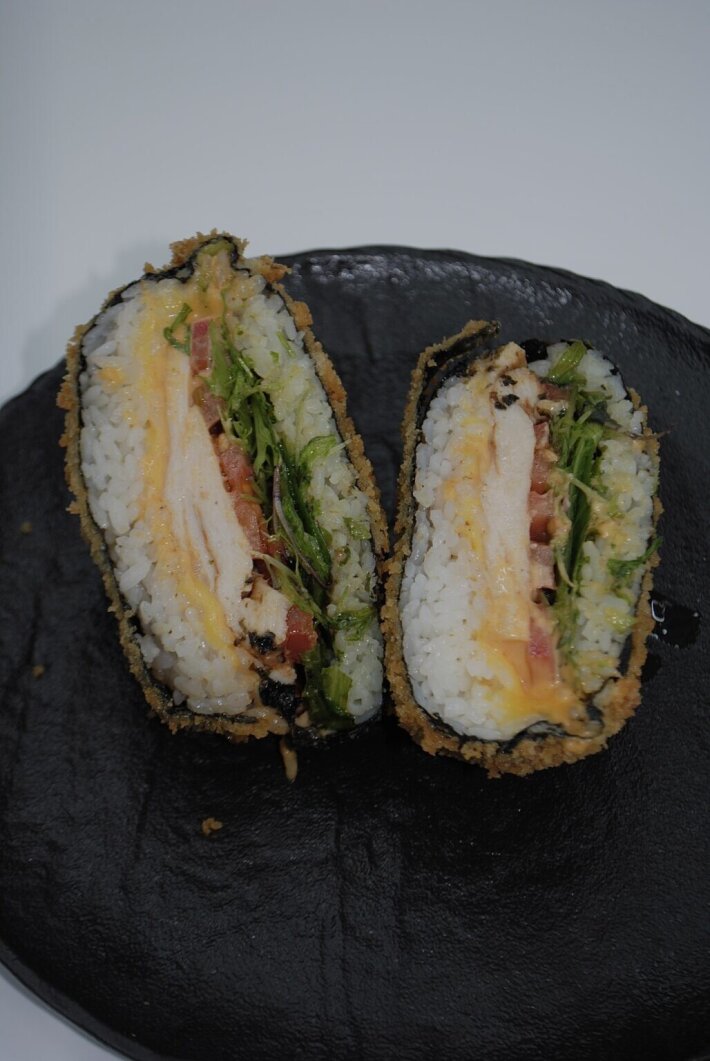 Суши бургер с цыпленком