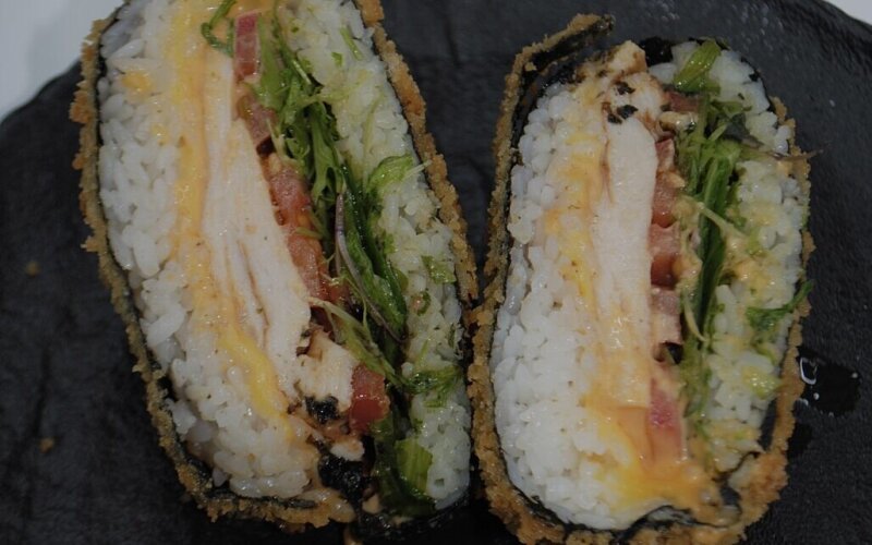 Суши бургер с цыпленком