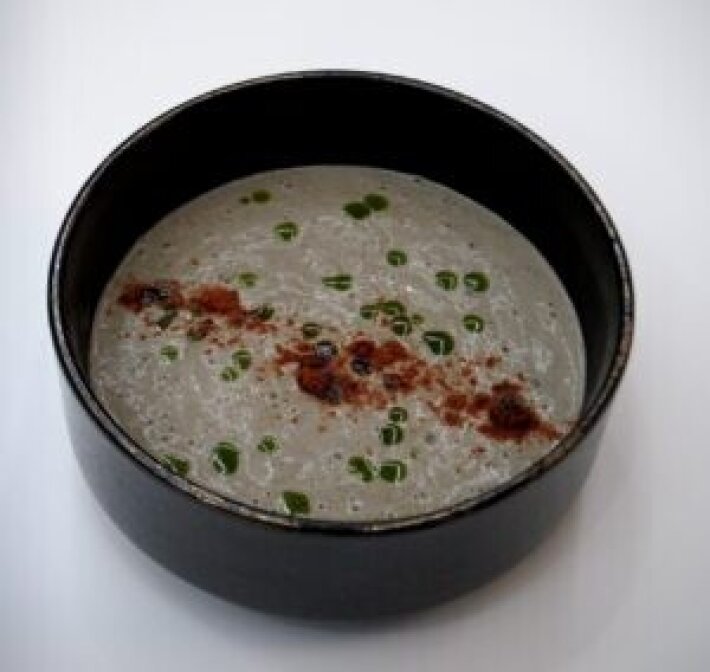 Крем-суп из шампиньонов с сырной лепешкой