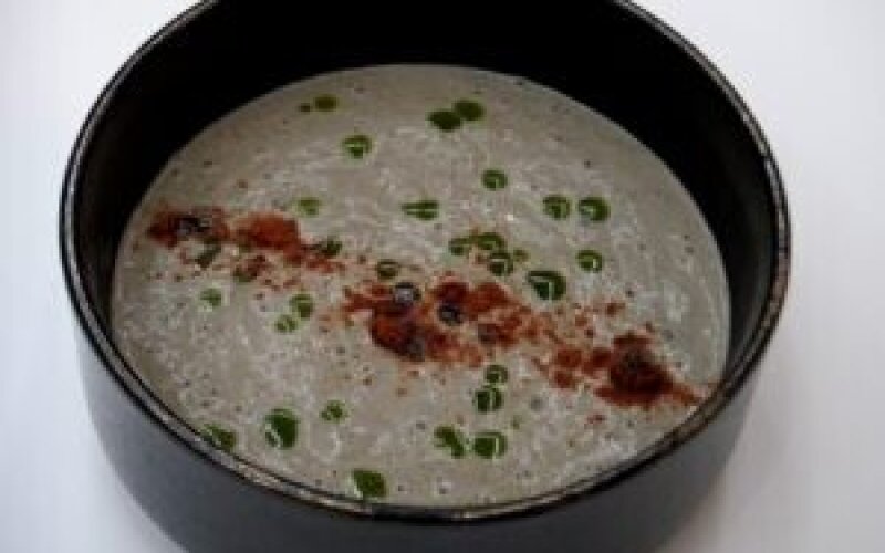 Крем-суп из шампиньонов с сырной лепешкой