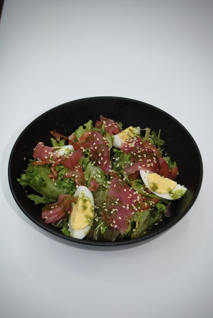 Салат с тунцом