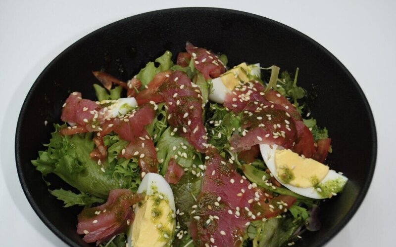 Салат с тунцом