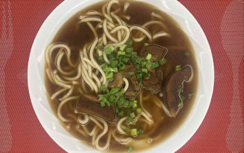 Лапша с рёбрышками