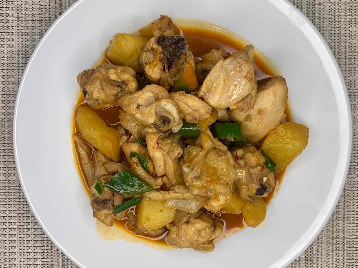 Курица с картошкой и острым перцем