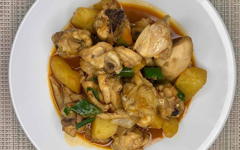 Курица с картошкой и острым перцем