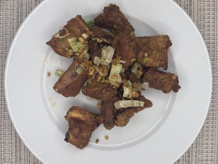 Рёбрышки, жареные с чесноком