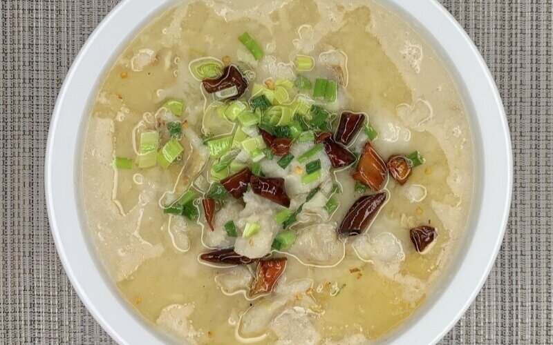 Рыбное филе с кислой капустой