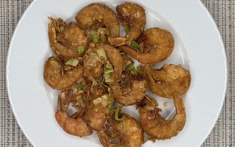 Креветки, жареные с чесноком