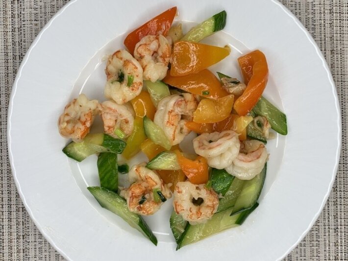 Креветки с овощами