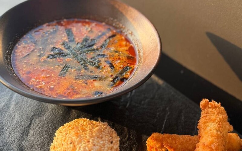 Том ям с морепродуктами