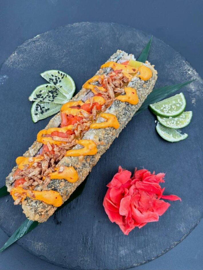 Ролл-дог с лососем