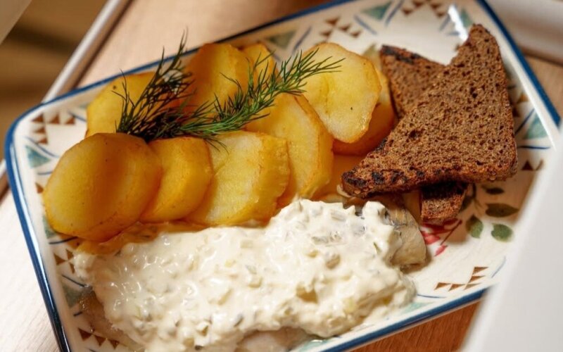 Сельдь «По-польски» с картофелем