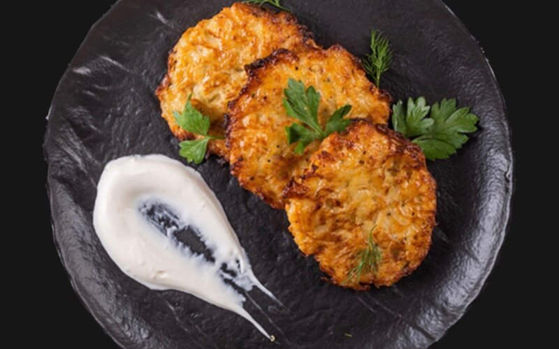 Драники со сметаной