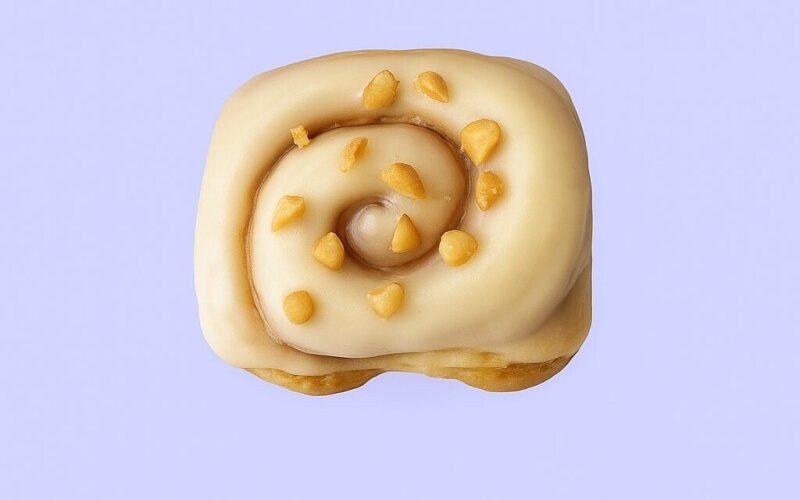Cinnamon roll «Белый шоколад - макадамия»